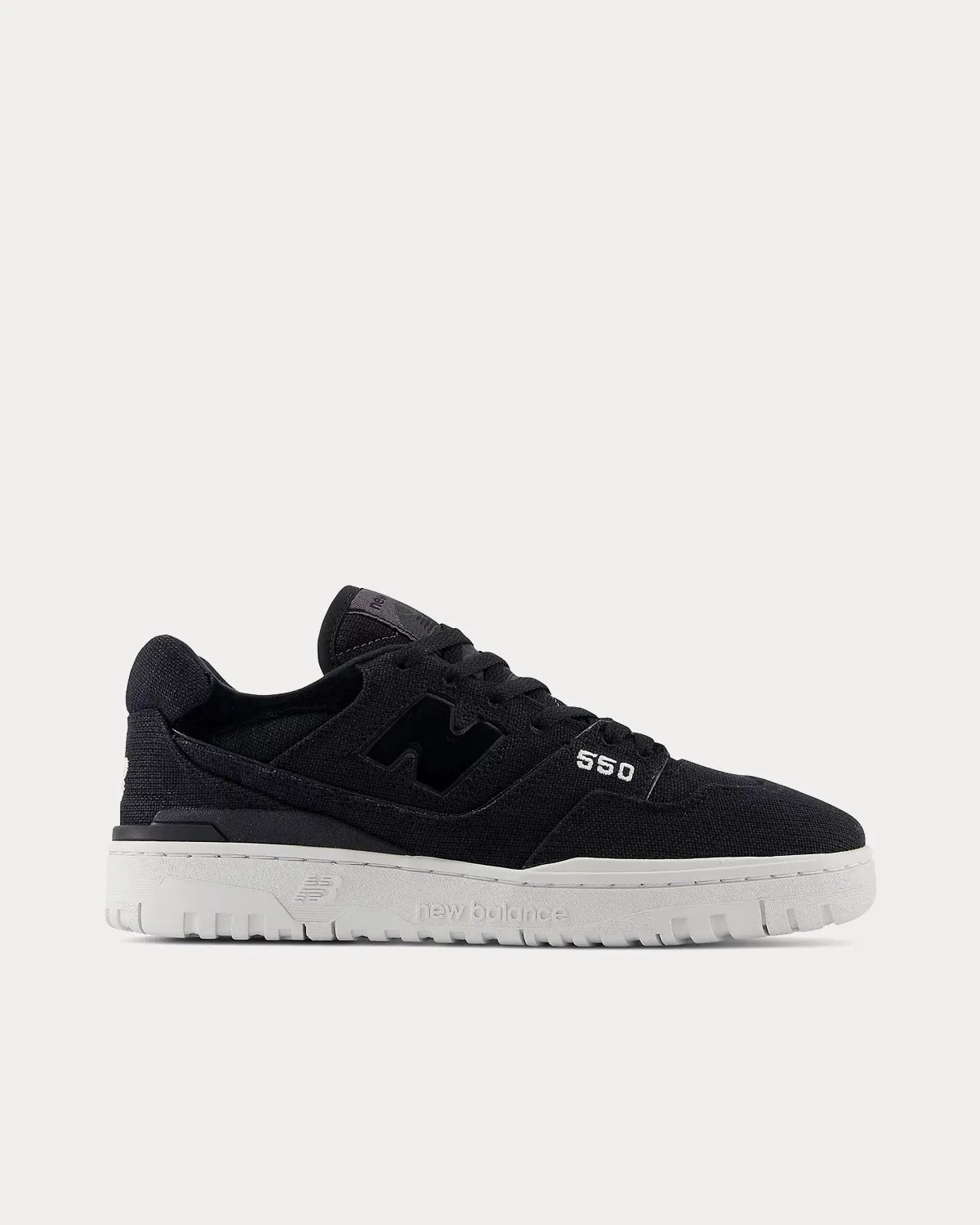 550 Black / White Low Top Sneakers