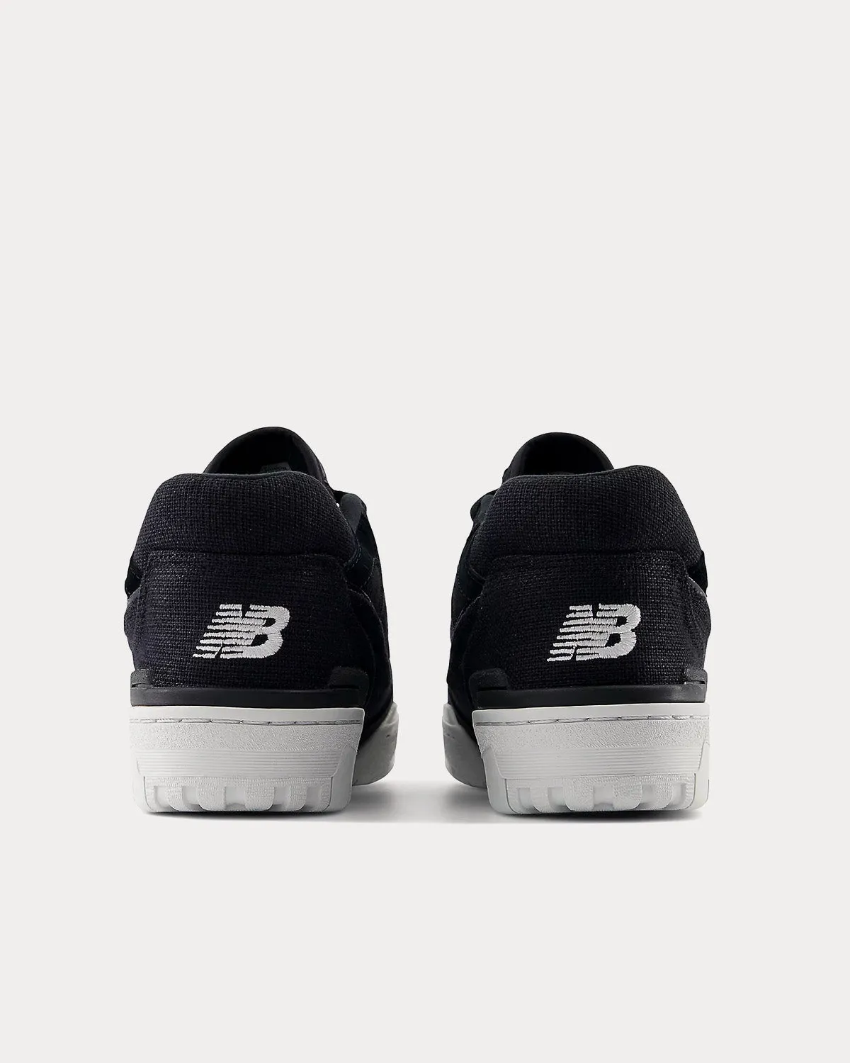 550 Black / White Low Top Sneakers