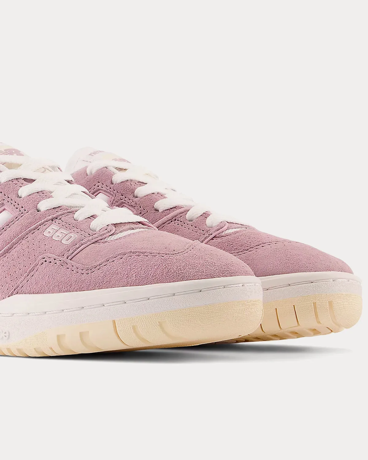 550 Lilac Chalk / Macadamia Nut / White Low Top Sneakers