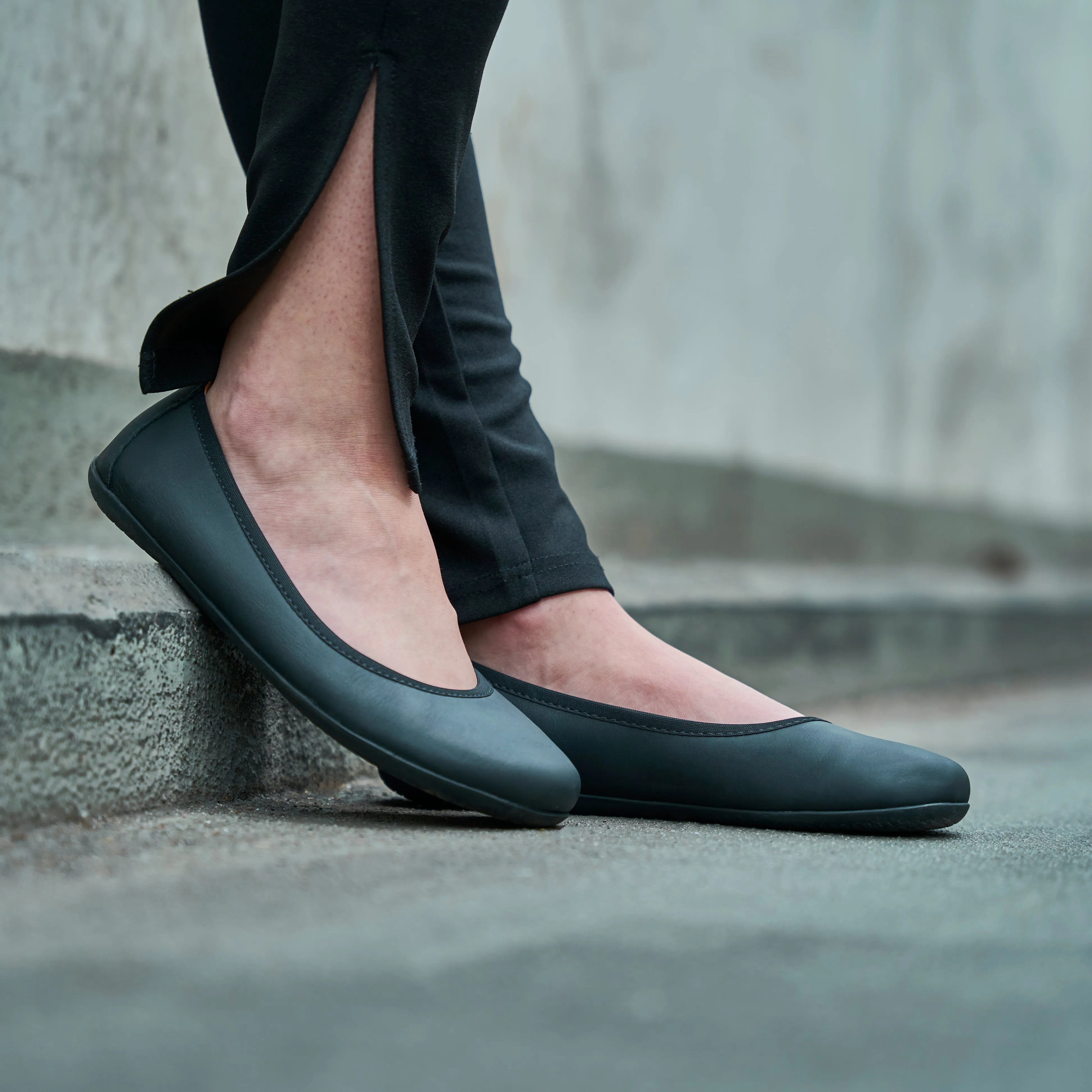 AYLLA BAREFOOT BALLERINA WOMENS - BLACK