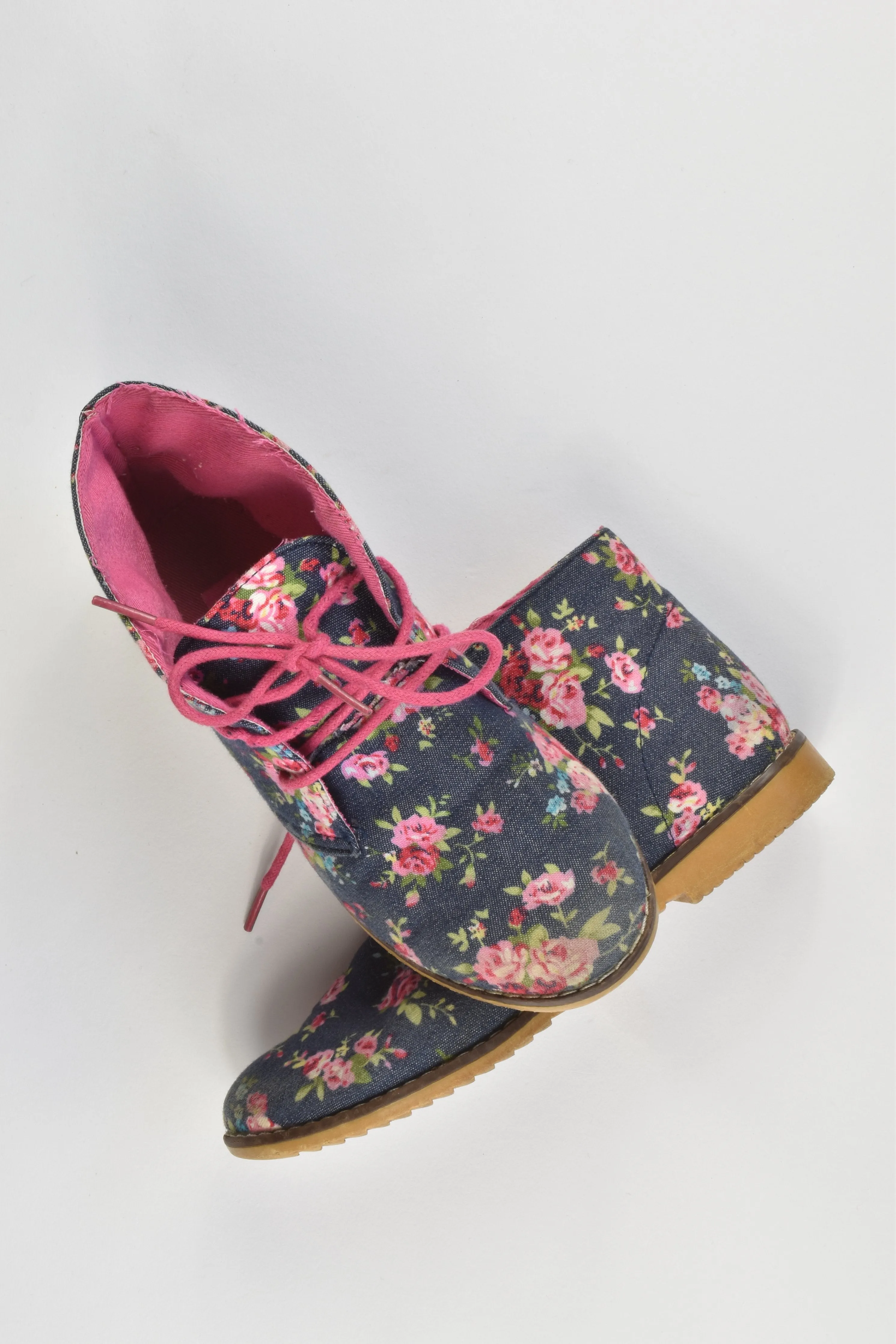 Brand Unknown Size approx 1 Shoes