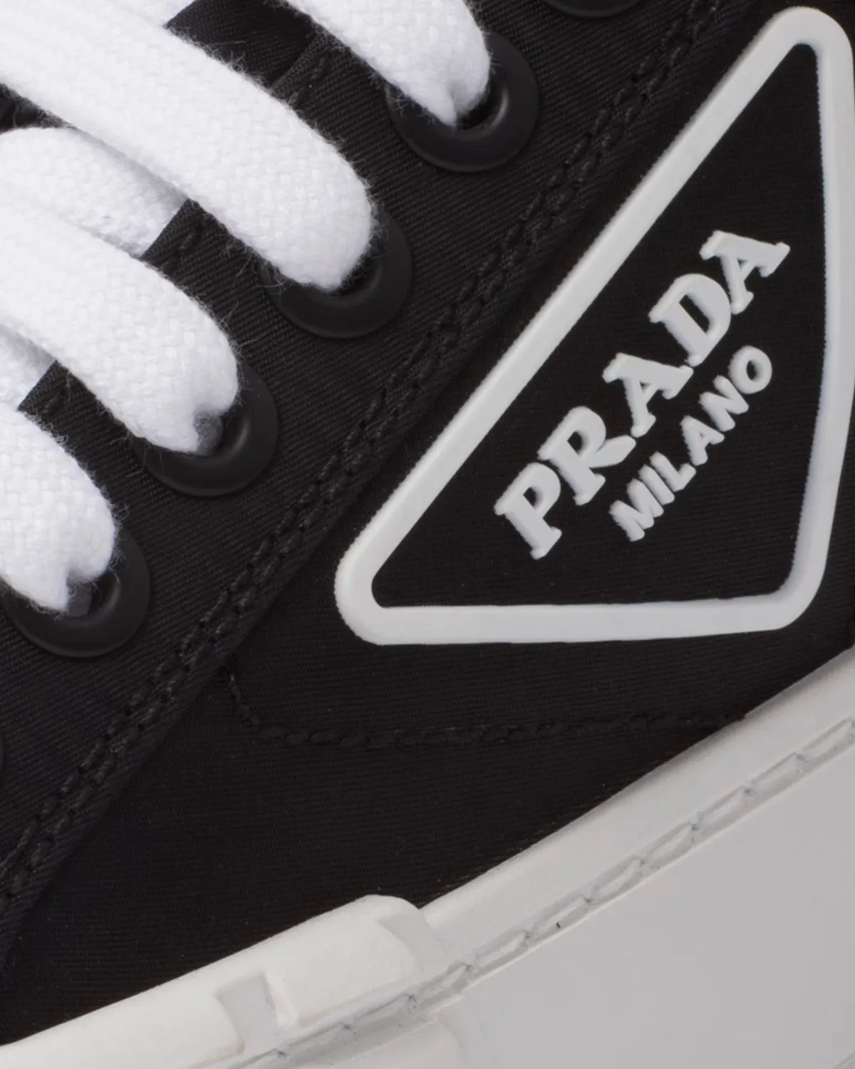 Double Wheel Nylon Gabardine Black Low Top Sneakers
