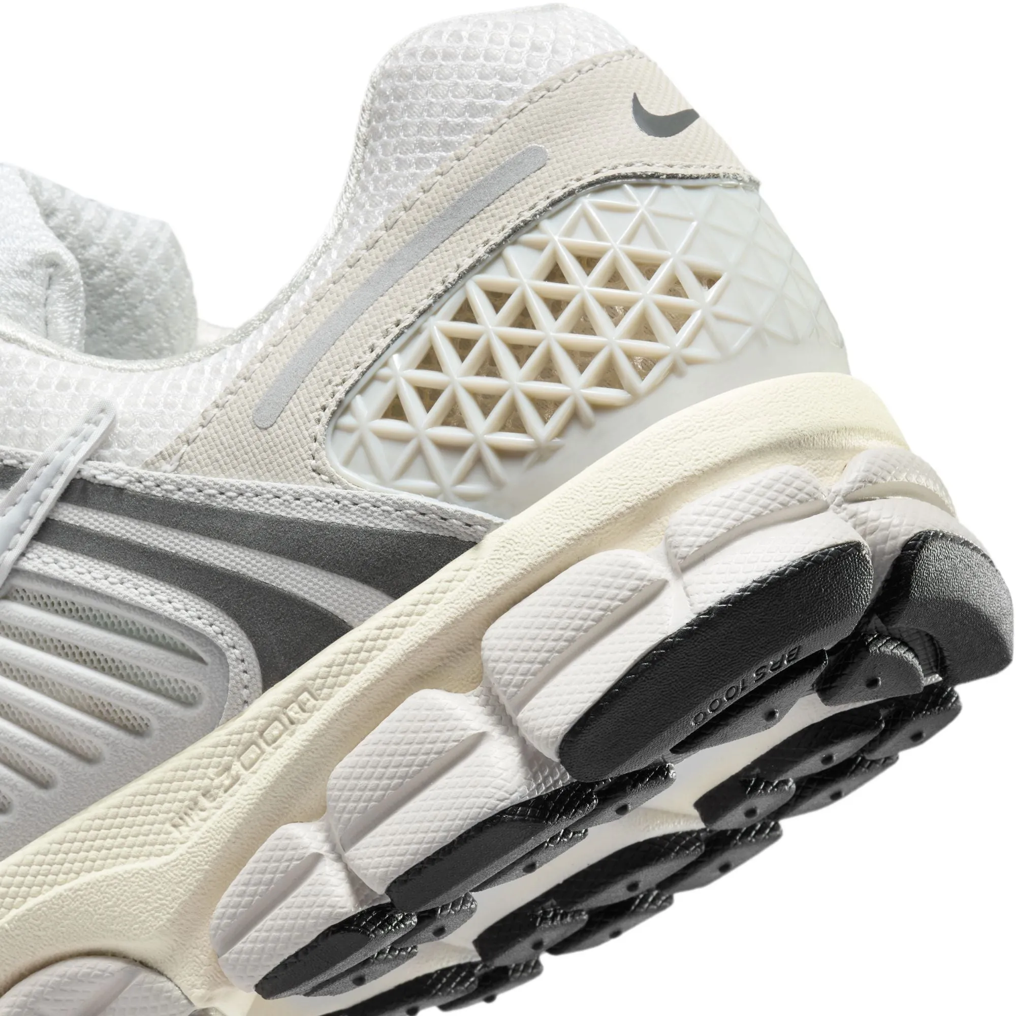 Nike - Zoom Vomero 5 SE ~ Platinum Tint