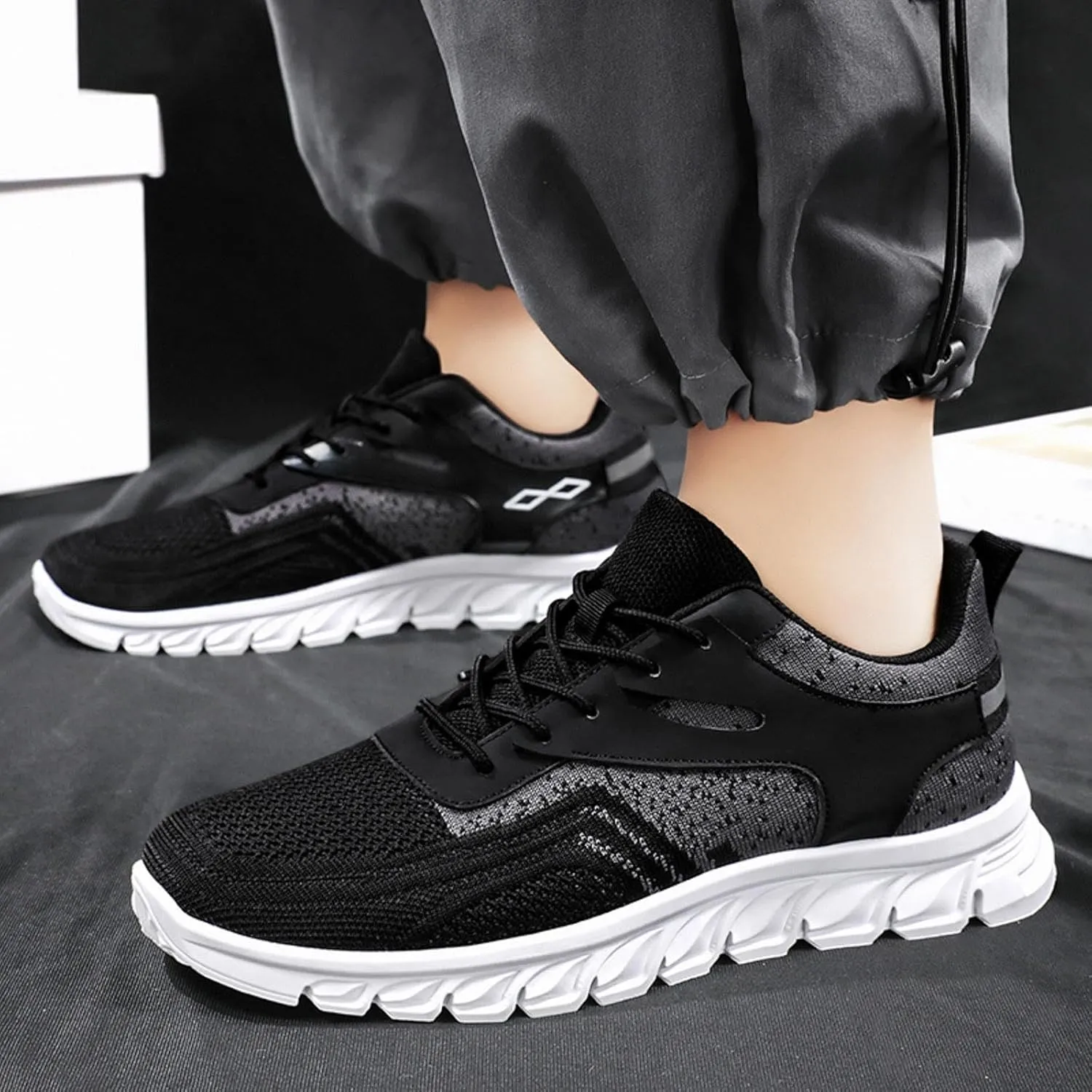 Outdoor Jogging Sneakers for Men Lightweight Sport Gym Jogging Walking Sneaker Men's Arch Support Insole Shoes