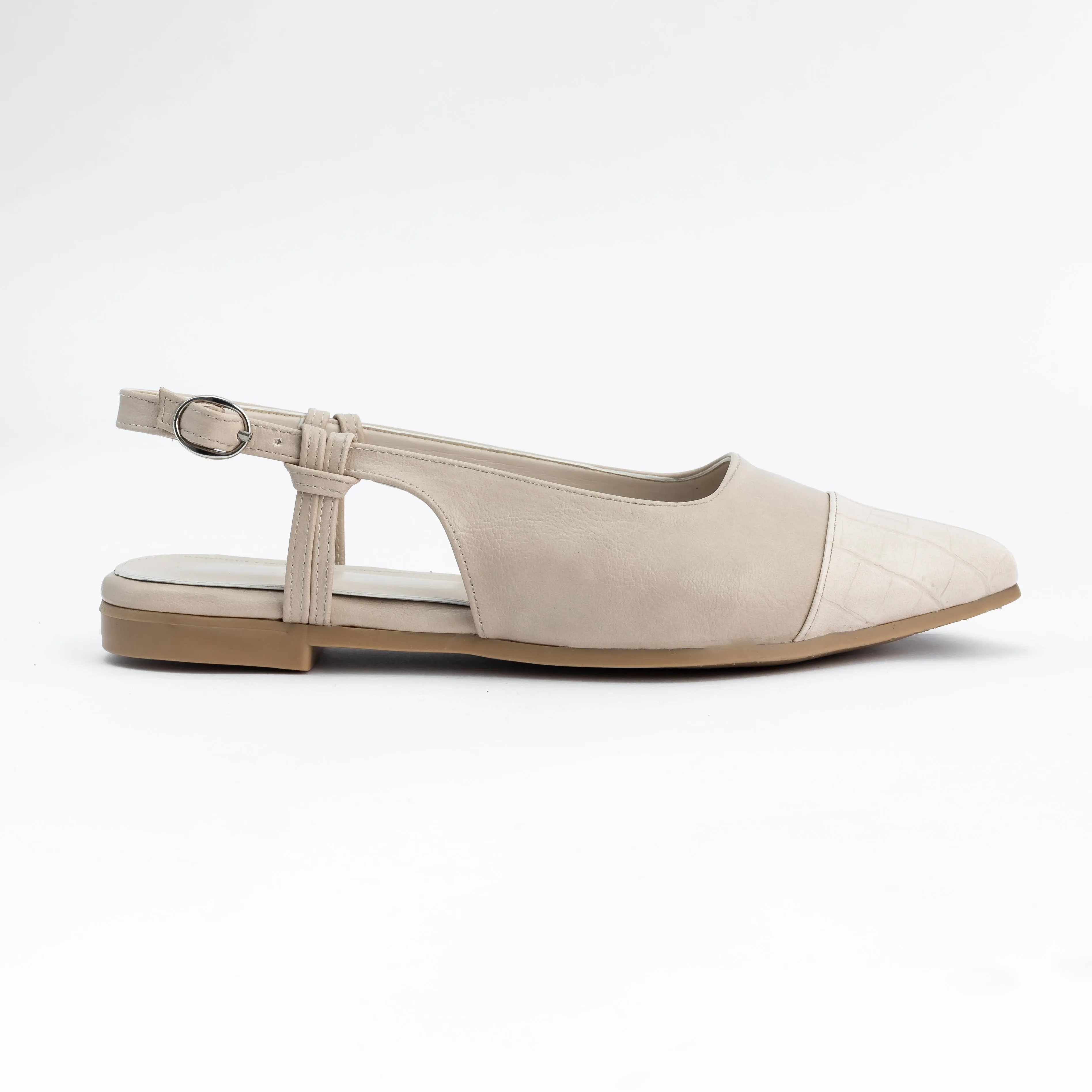 Women Off-White Pointed Flat Sandal